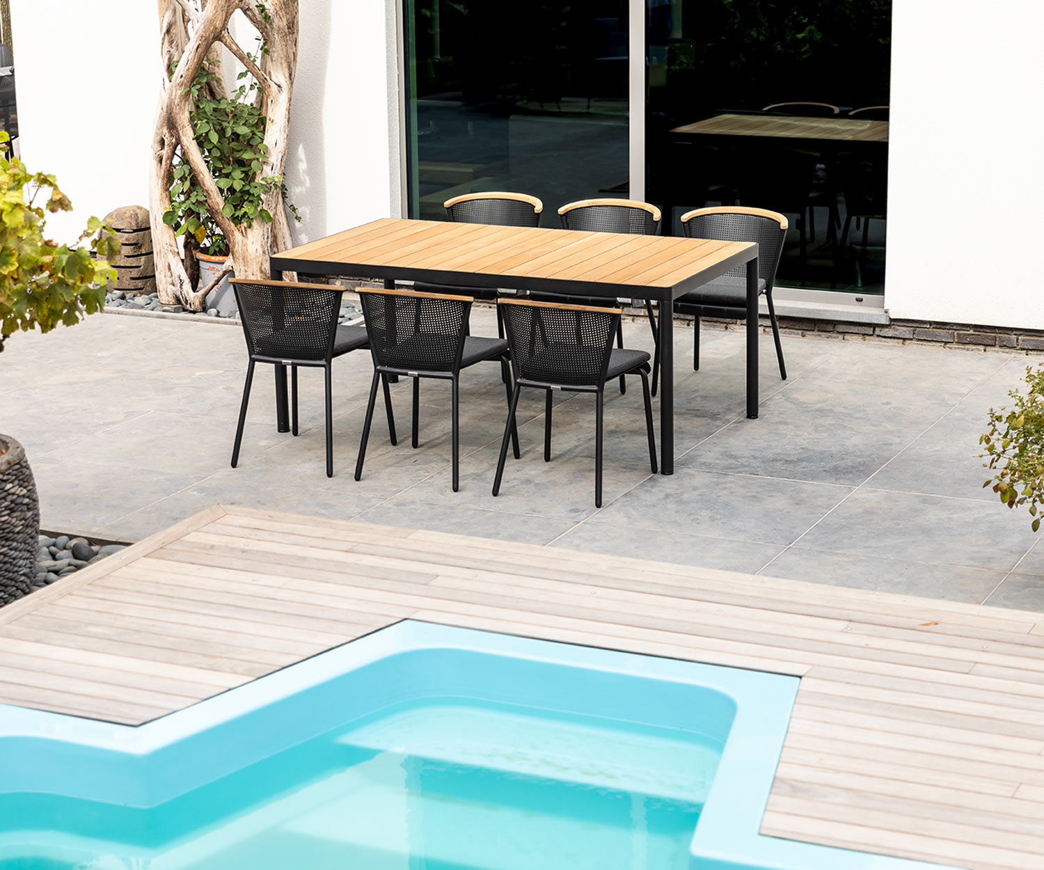 Chaise de terrasse Riad de haute qualité de Oasiq au bord de la piscine avec structure en anthracite Chaise de terrasse Riad de haute qualité de Oasiq au bord de la piscine avec structure en anthracite