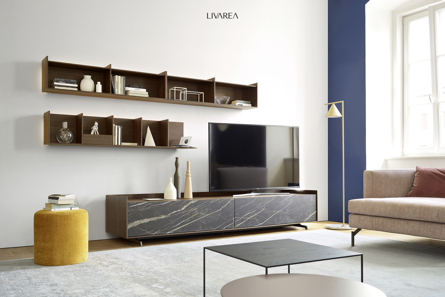 Meuble mural minimaliste pour les petits espaces avec étagère murale en bois Meuble mural minimaliste pour les petits espaces avec étagère murale en bois