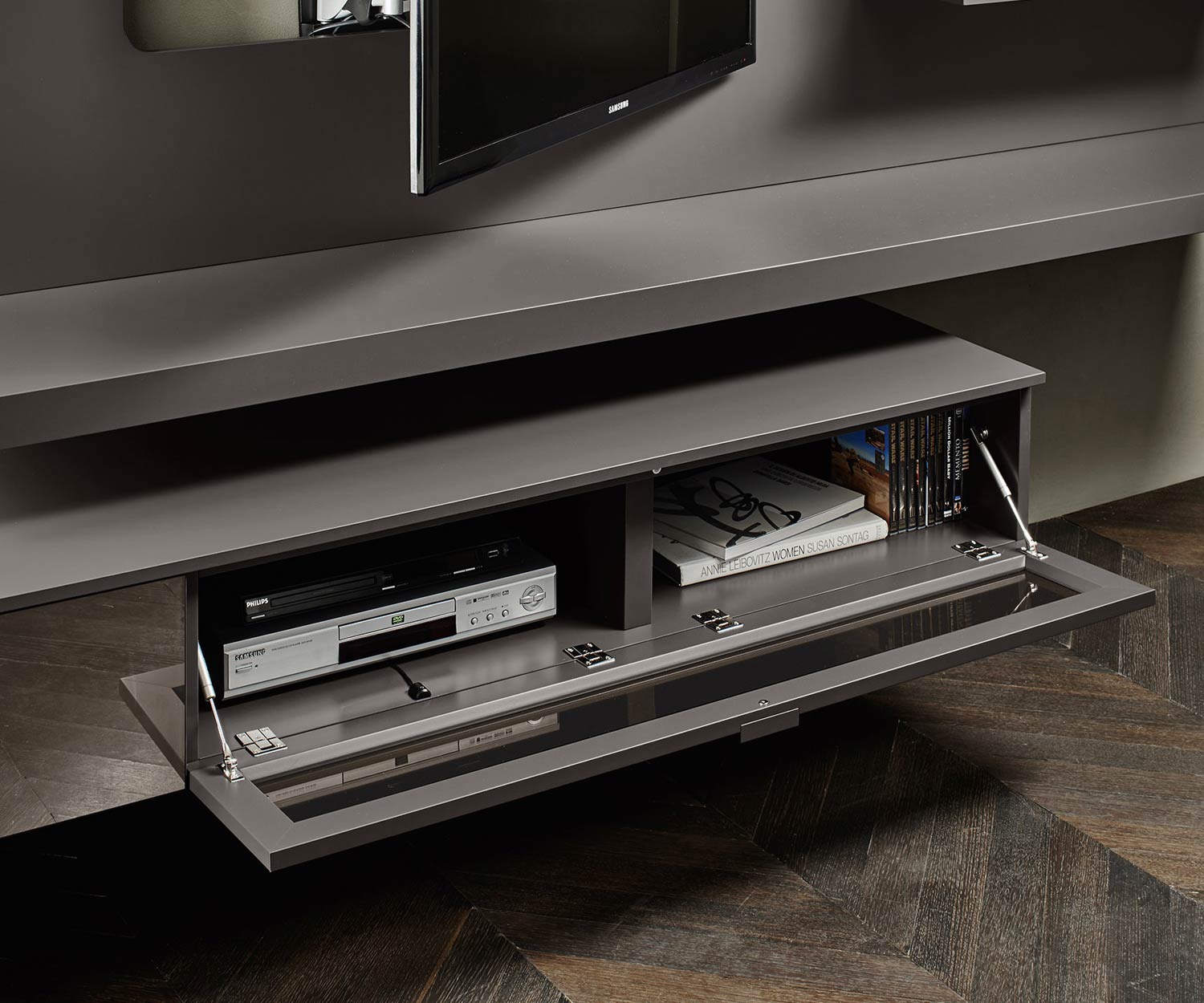 Livitalia Meuble-paroi design C54 de haute qualité en détail avec porte rabattable infrarouge Livitalia Meuble-paroi design C54 de haute qualité en détail avec porte rabattable infrarouge