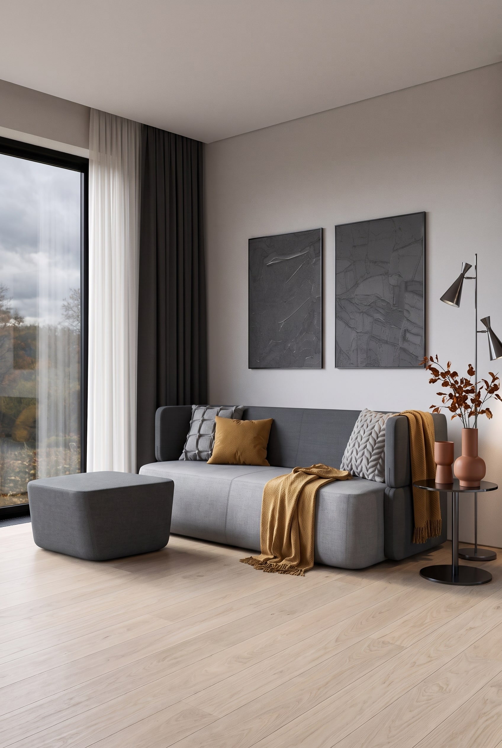 Canap&eacute;-lit jaune moutarde devant un mur gris dans un salon d&eacute;cor&eacute; pour l'automne avec des accents terre cuite