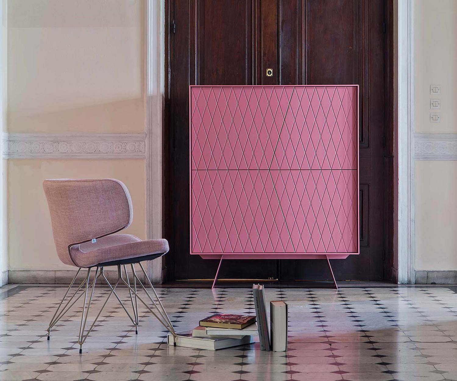 Modernes al2 Design Highboard e klipse 009 in Pink Modernes al2 Design Highboard e klipse 009 in Pink