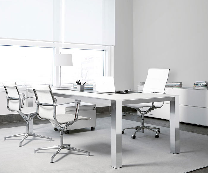 Table de bureau design ICF P80 Manager avec plateau HPL