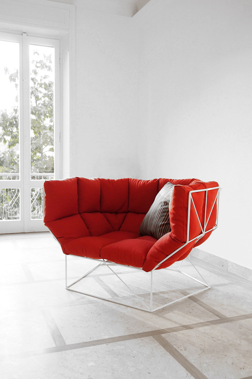 Fauteuil lounge rouge confortable