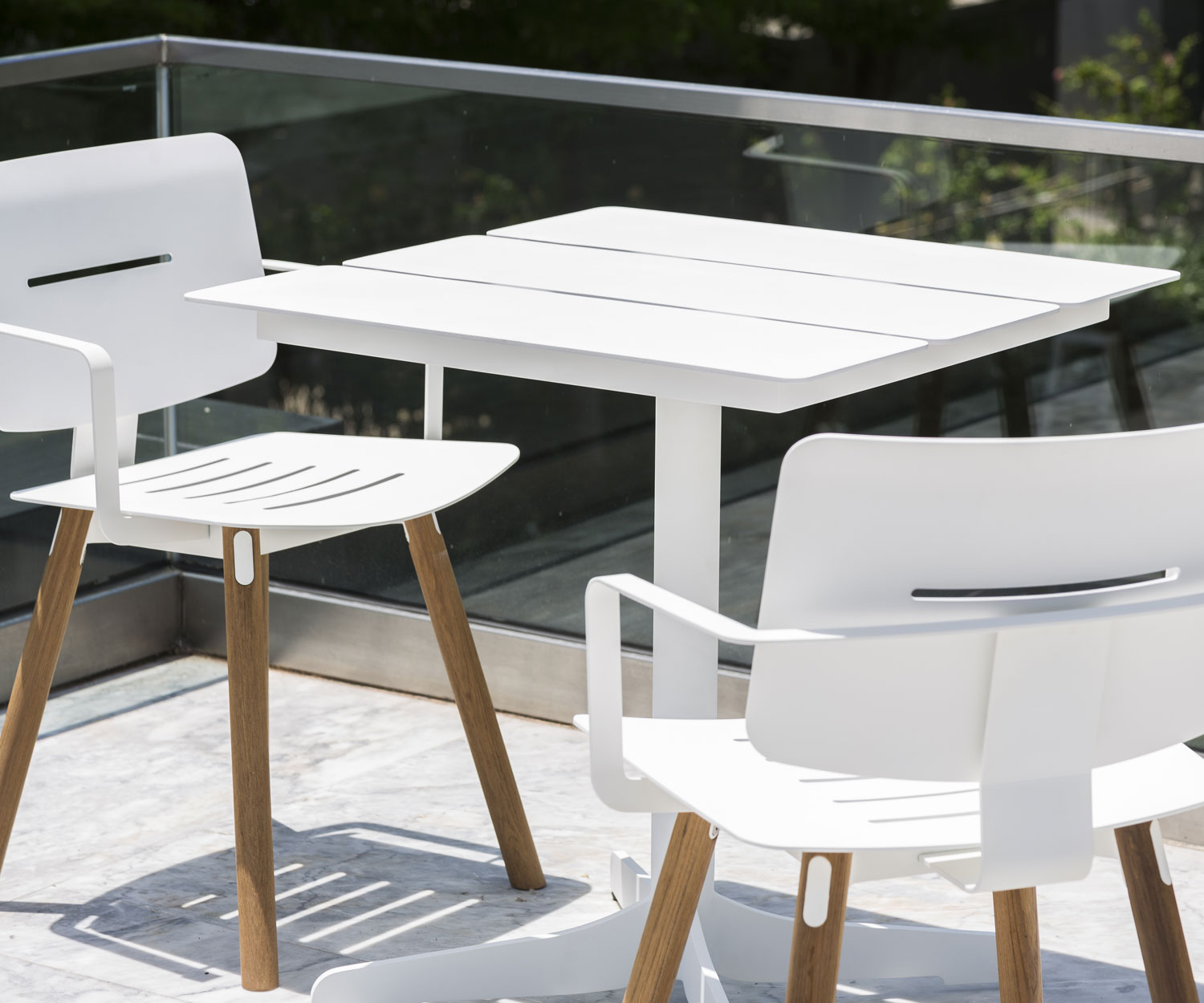 Oasiq Ceru Aluminium Table à manger L 70 cm blanc