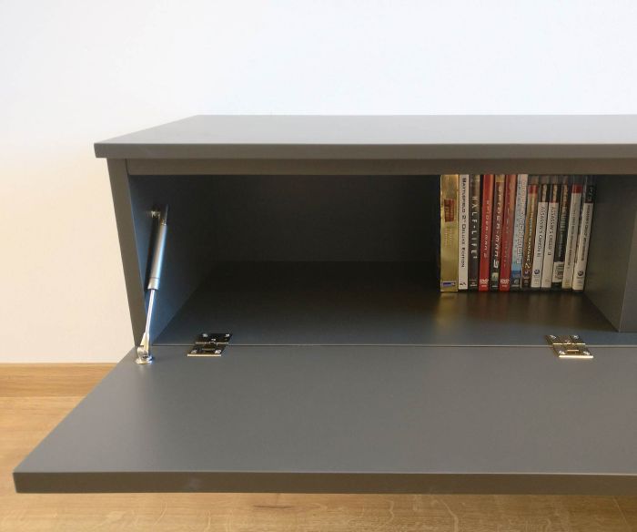 Buffet bas design avec porte rabattable