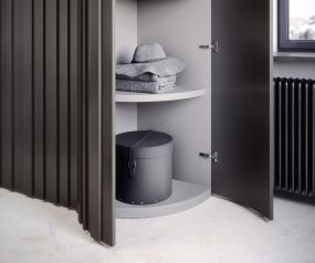 Armoire design Alfa Curvo sans coins Bois foncé Rustique Moderne Luxe