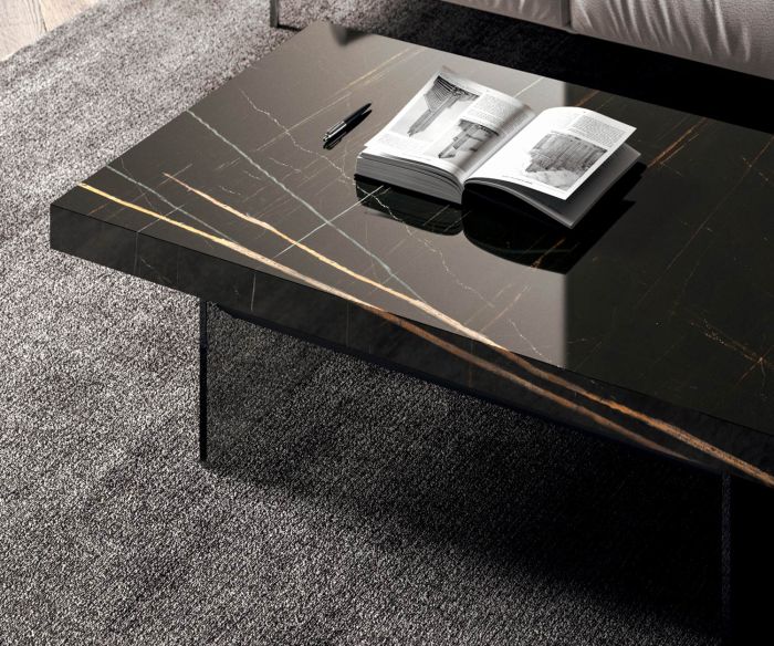 Détail du plateau de table Noir brillant Marbre Verre de Ozzio Table basse Bellagio