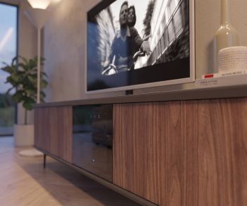 Meuble TV lowboard Ozzio Brera en noyer avec porte en verre fumé pour salon moderne.